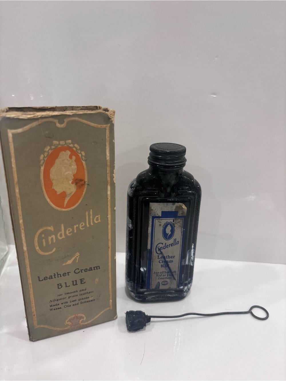 Vintage Cinderella leather cream blue shoe polish complete box bottle dauber